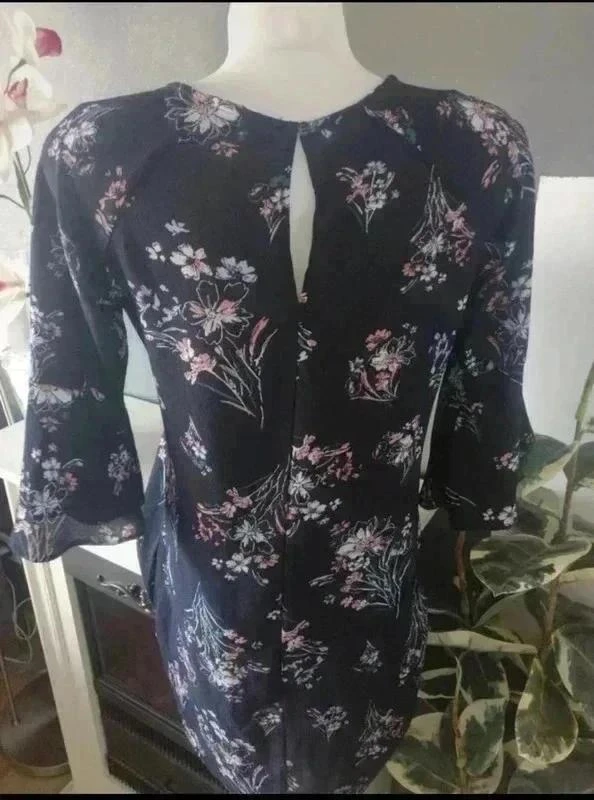 Vestido chique com estampa floral da C&A – photo 6